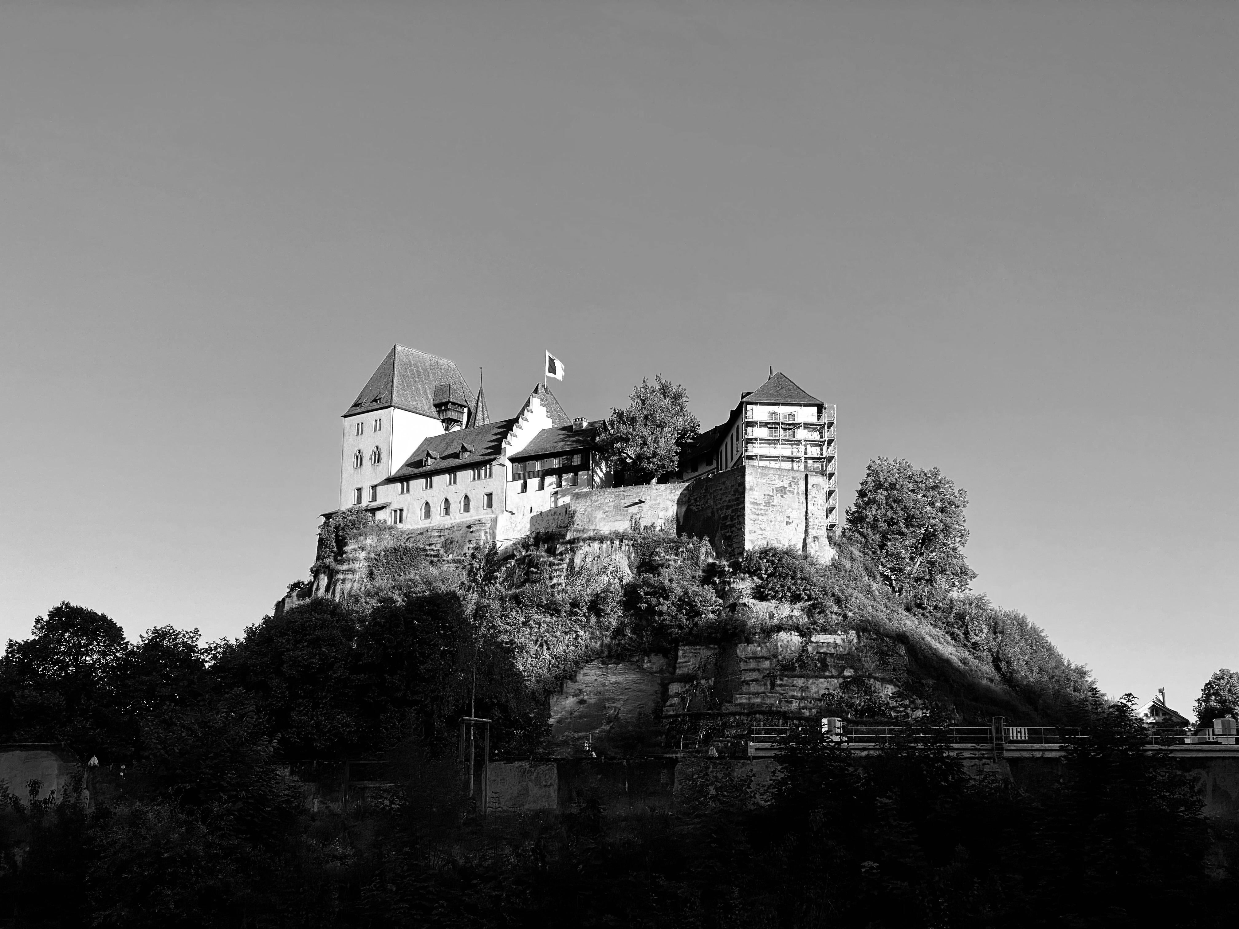Blick vom Campingplatz in Burgdorf auf die Burg